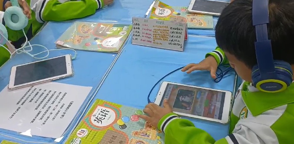 学好实用英语，传播中国文化 ——华油荣德小学爱英语创新课堂